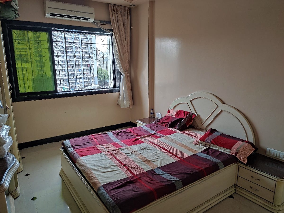 2 BHK in Crystal Tower , Grant Road